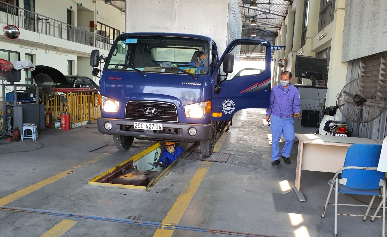 Kiểm tra đăng kiểm xe tải Đăng kiểm xe tải kiểm tra niên hạn sử dụng